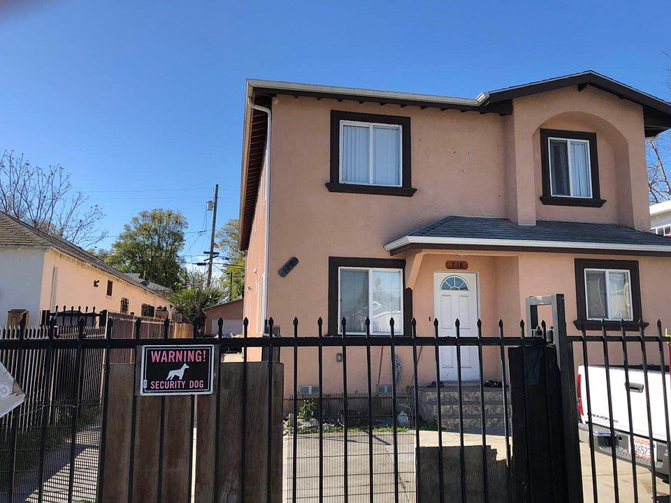 1st image of 720 E 87th Pl