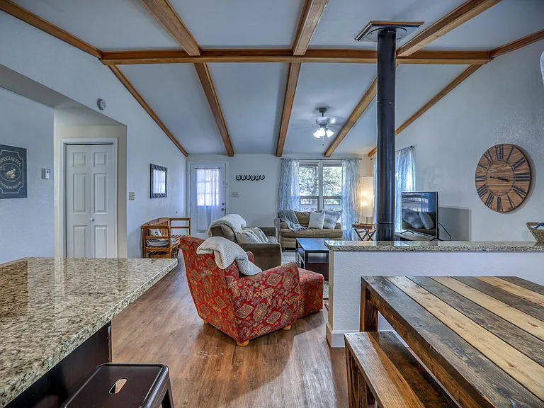 26 N Debonaire Ct — Photo 4