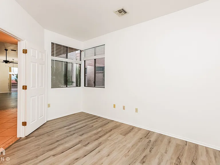1606 W Calle Del Ducado — Photo 14