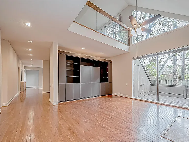 316 Litchfield Ln — Photo 14