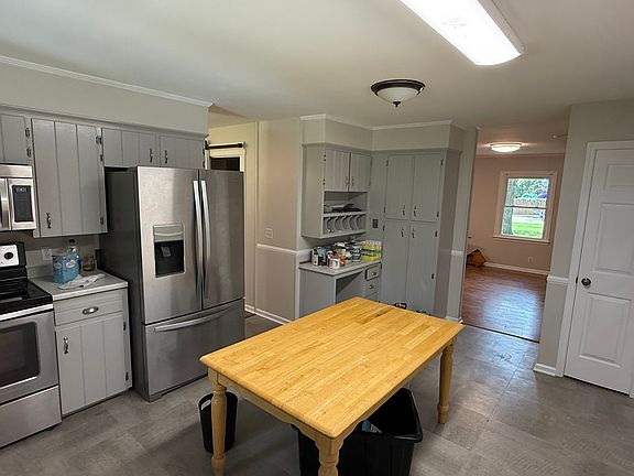 4th image of 1535 London Dr
