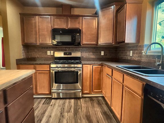 4th image of 891 Cheyenne Ln