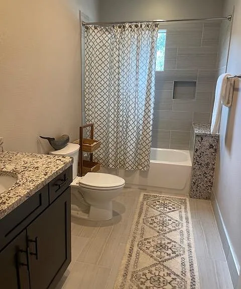 3404 W Hawthorne Rd — Photo 15