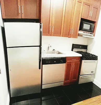 Rented by Manhattan Connection | media 16