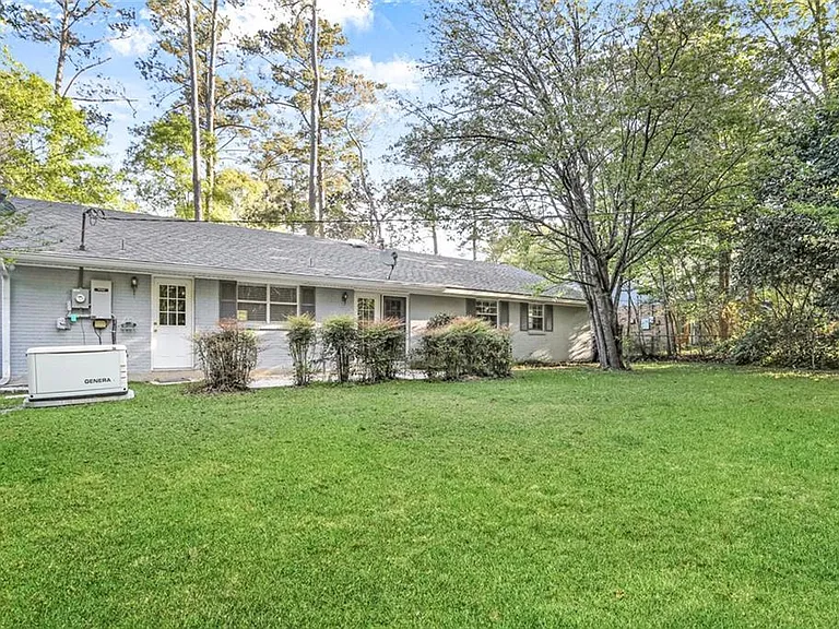 223 Robin Hood Dr — Photo 13