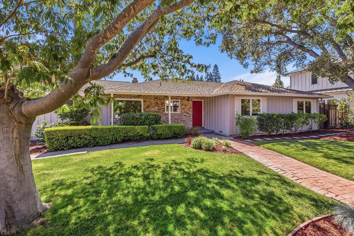 3 bed, 2.5 bath, 1970 sqft, $9,500 — Photo 2