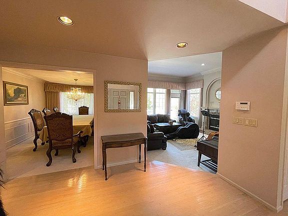 4th image of 3255 112th Ave SE