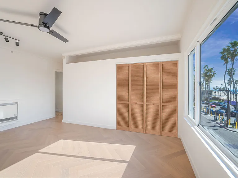 1661 Appian Way #101 — Photo 19
