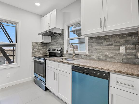 2nd image of 115 Washington St Floor 2