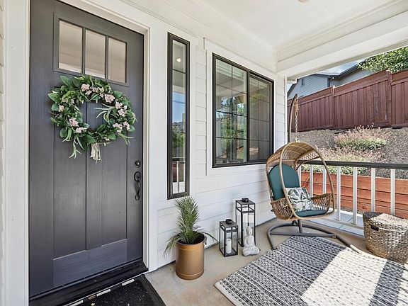 3rd image of 3675 Wyndemere Circle