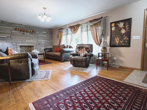 5th image of 130 Briarwood Ct