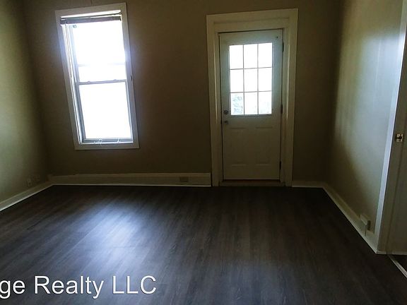 4th image of 2623 Stanton Ave