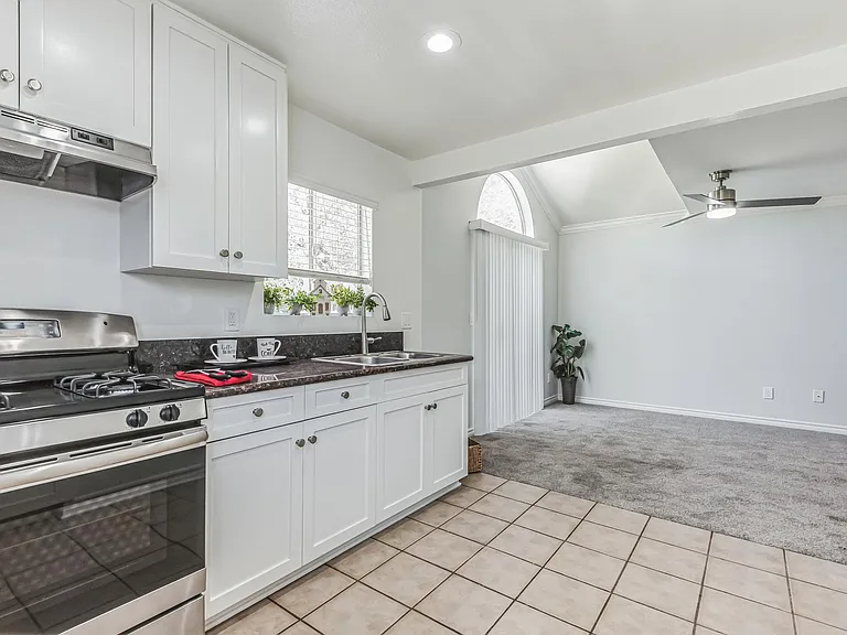 Villas at Whittier — Photo 25