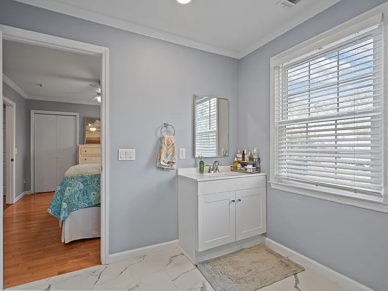 109 River Dr — Photo 23