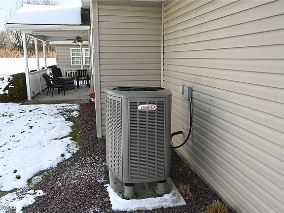 4th image of 170 Sandy Ct Unit 7