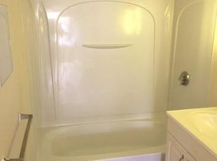 6 E Main St, Oxford, MA 01540