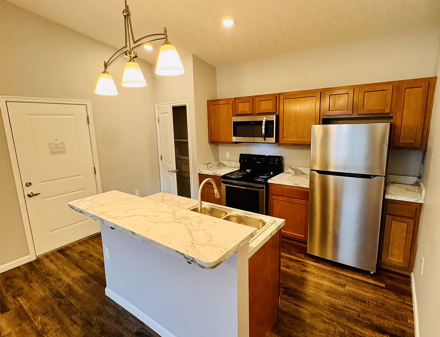 Adams Pointe — Photo 3