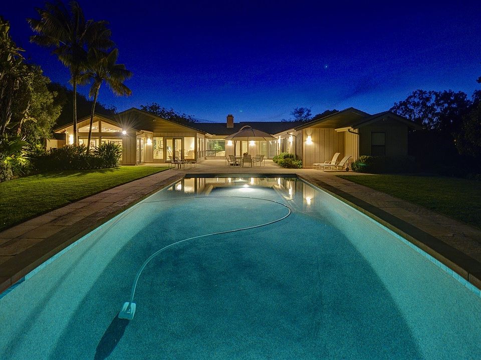 Looking back at the pretty yard area overlooking the pool.