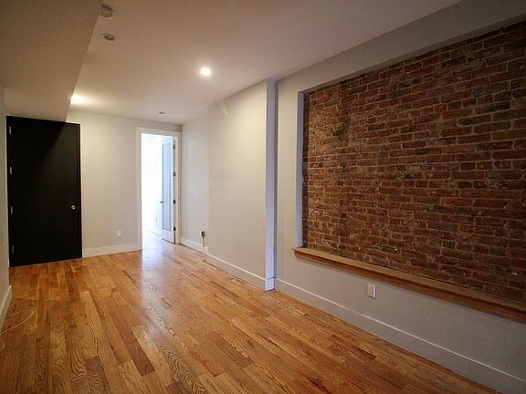 3rd image of 931 Lafayette Ave Floor 1