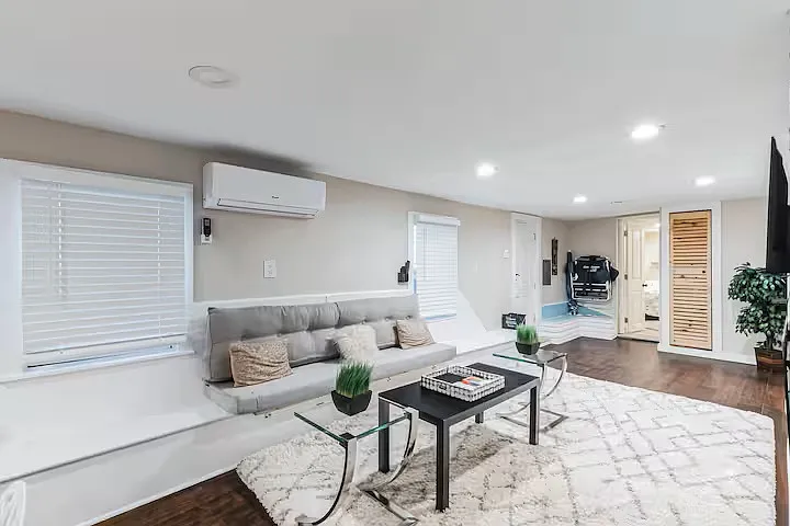 22 N Austin Ave — Photo 4