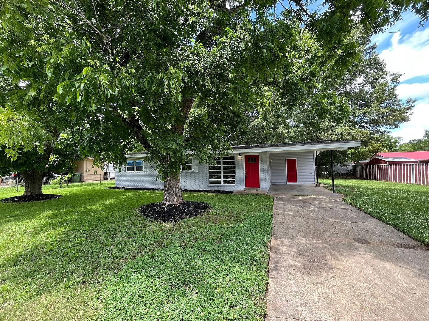 Move In Special!! Two Free Months With 24 Month Lease. Months 2 And 13 Will Be Free — Photo 4