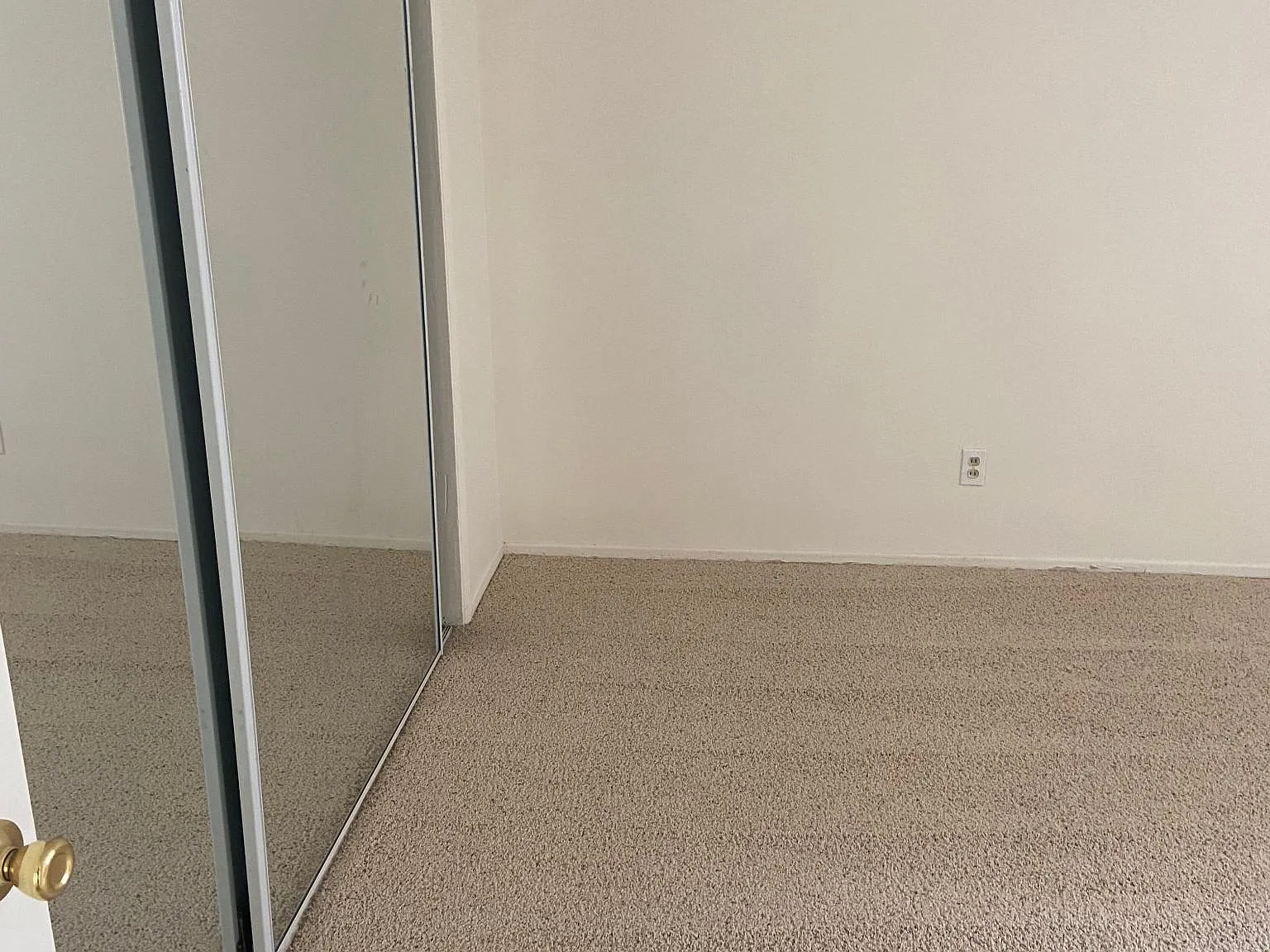 2 bed, 850 sqft, $2,350 — Photo 3