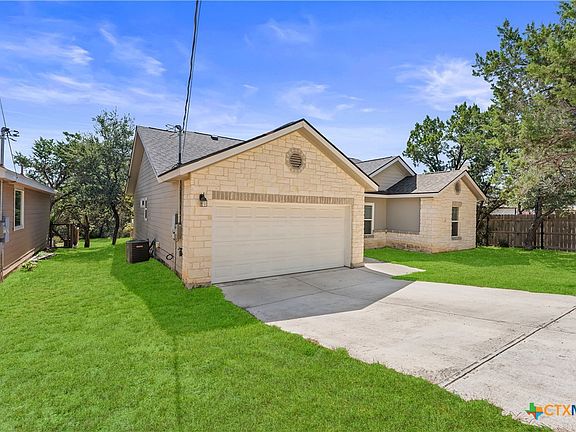 3rd image of 466 Eastview Dr