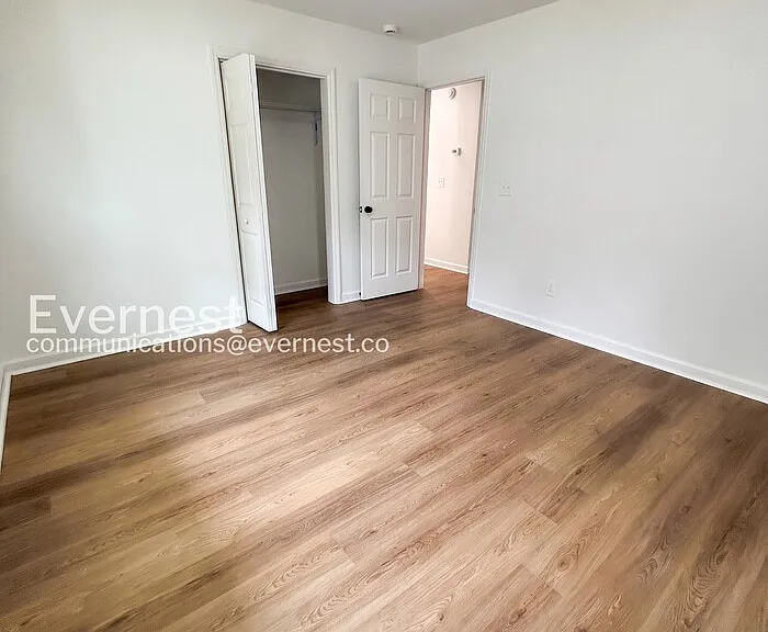411 E Torbush Dr — Photo 13