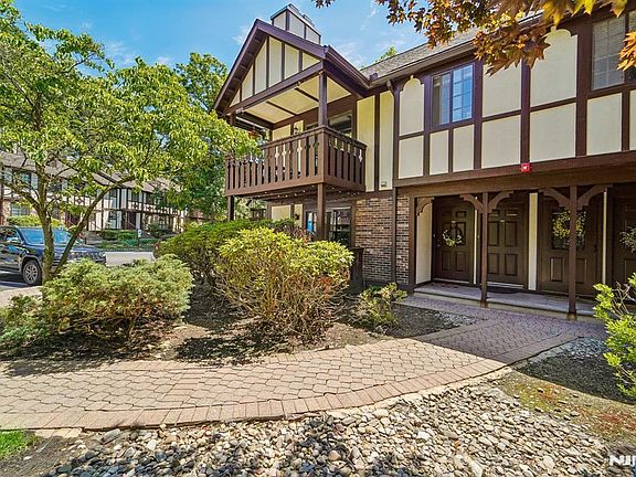 2nd image of 3811 Melville Ct