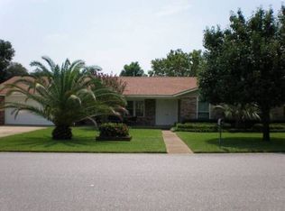 125 Nandina Rd, Gulf Breeze, FL 32561
