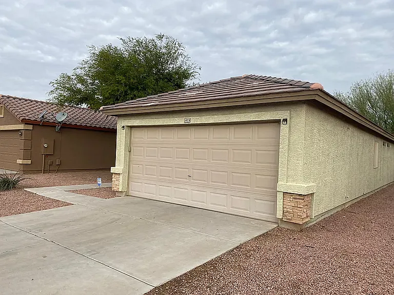 14974 W Caribbean Ln — Photo 2