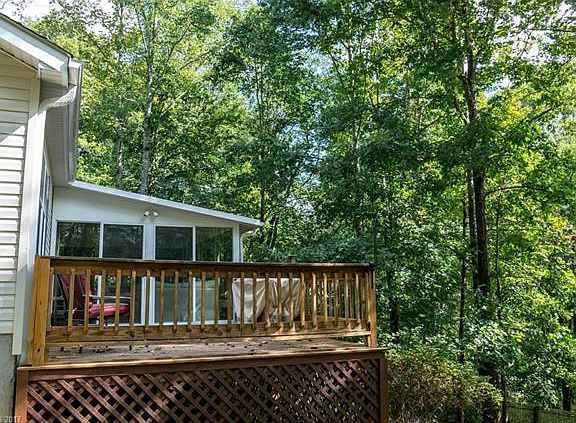 4th image of 25 Udell Ct