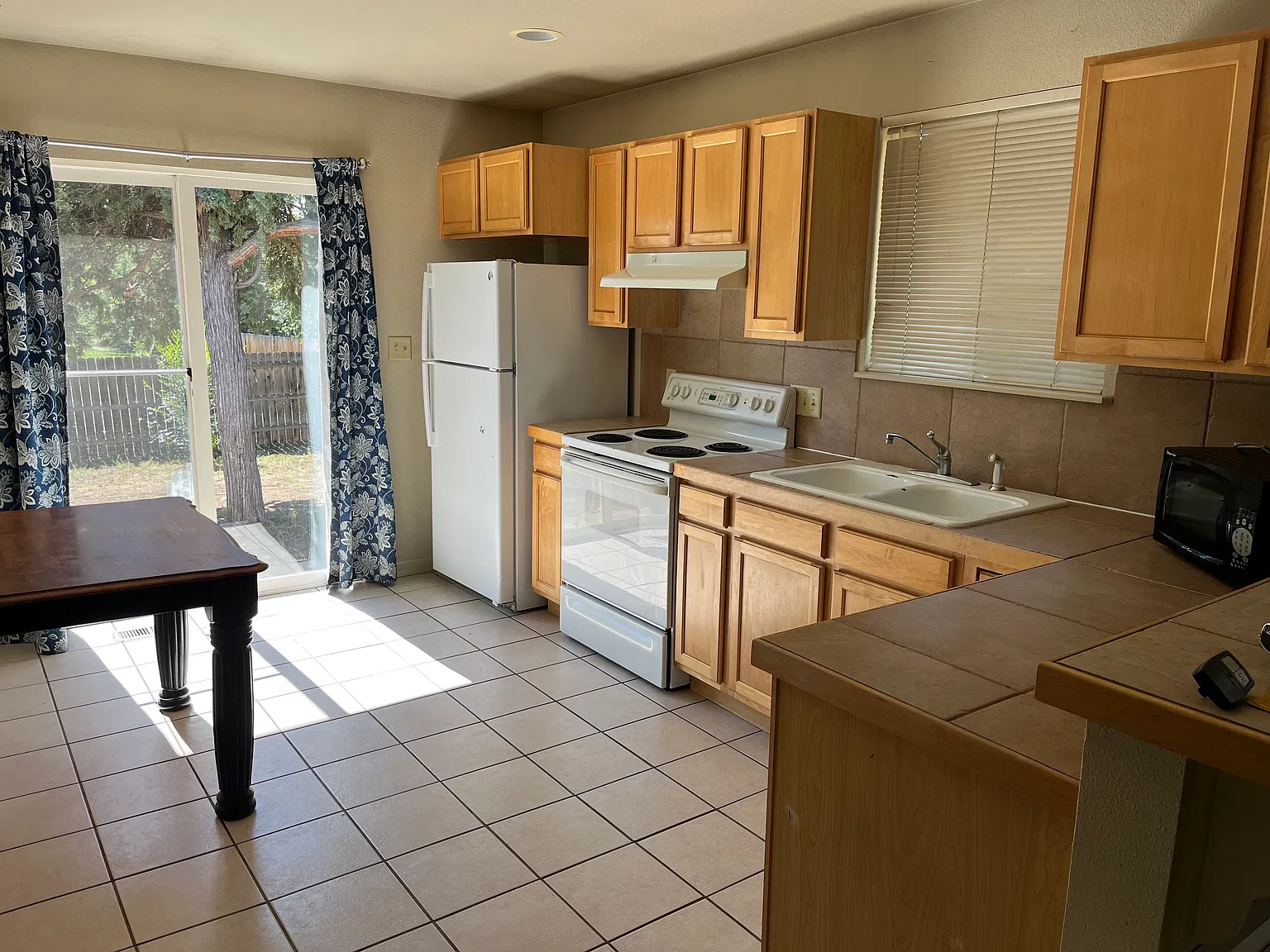 2 bed, $2,000 — Photo 3
