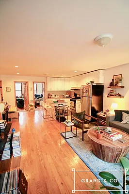 Rented by Grand & Co. | media 10