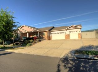 517 Canterwood Dr, Medford, OR