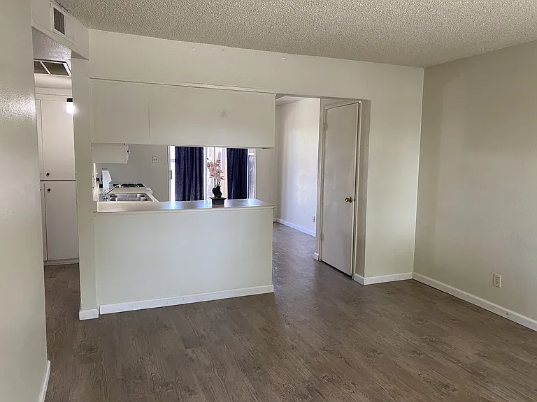 1704 Rose Ave — Photo 14