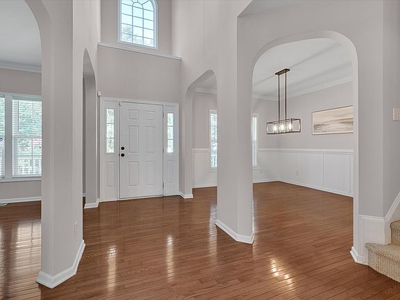 4th image of 2420 Hidden Meadow Dr