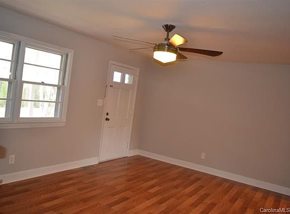 2nd image of 707 N Woodland Dr