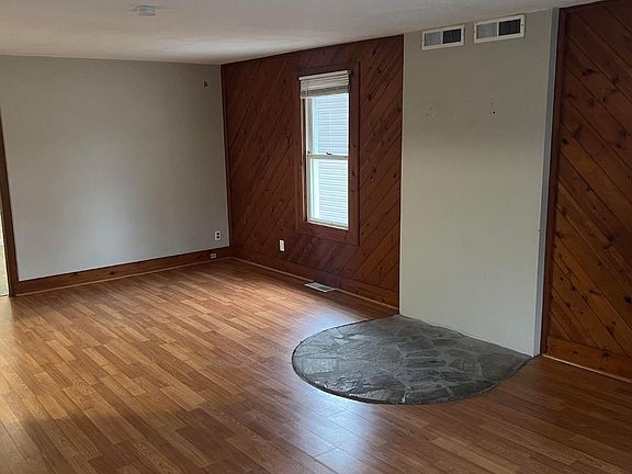 2nd image of 7358 Jenwood Ave