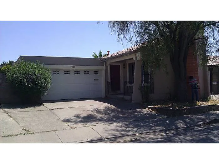 4886 Los Arboles Pl photo 1
