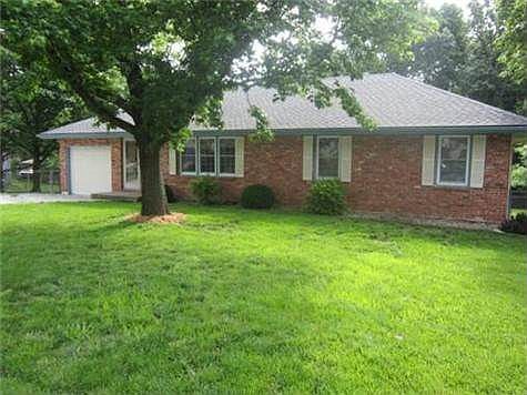 1st image of 105 N Paul Dr