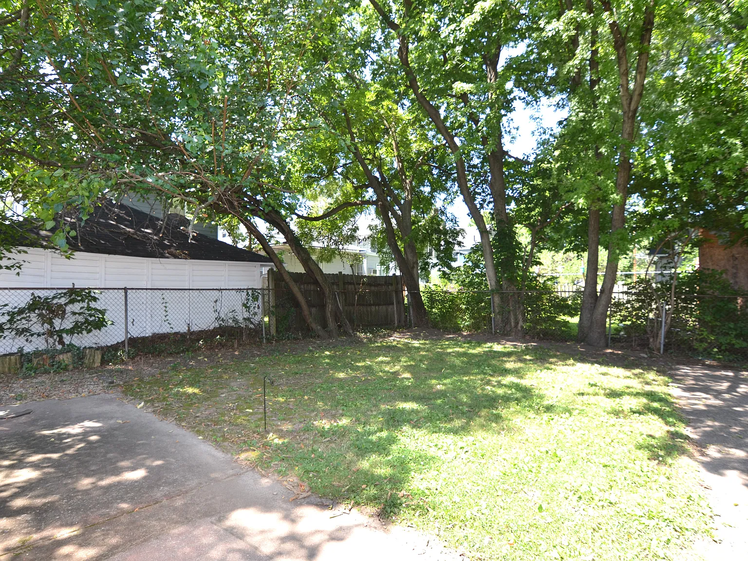 3 bed, 1869 sqft, $2,795 — Photo 3