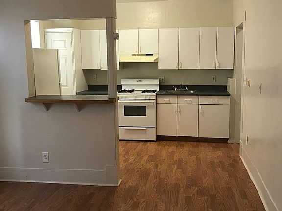 2nd image of 827 Pennsylvania St #11495080