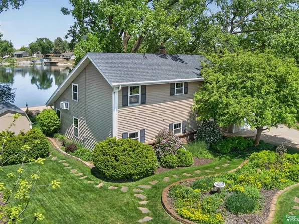 3021 Sunset Dr, Cedar Creek, NE 68016