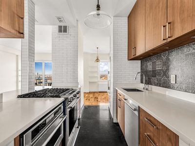60 E 8th St APT 29E, New York, NY, 10003