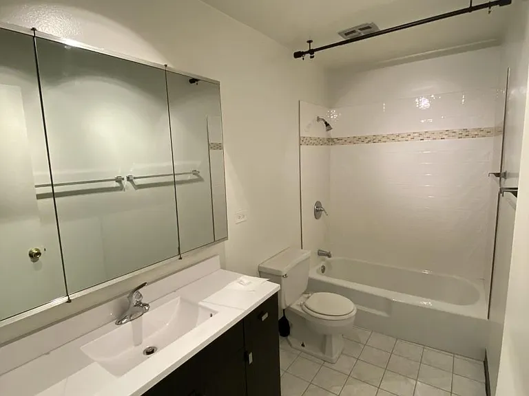 2211 N Bissell St — Photo 12