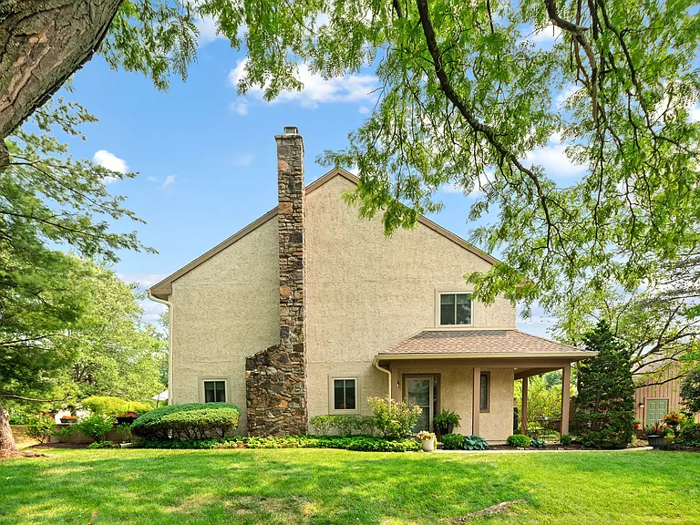 230 Ballytore Ct — Photo 1