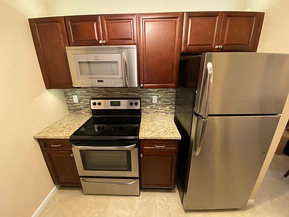 5th image of 65 Richmond Blvd Unit 2B