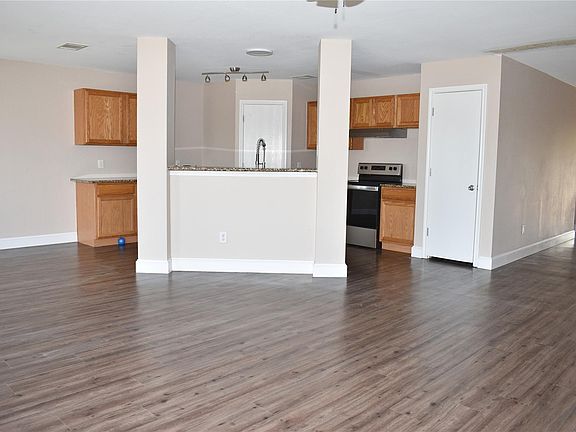 4th image of 804 Lavaca Loop