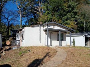 2702 Santa Barbara Dr NW, Atlanta, GA 30318